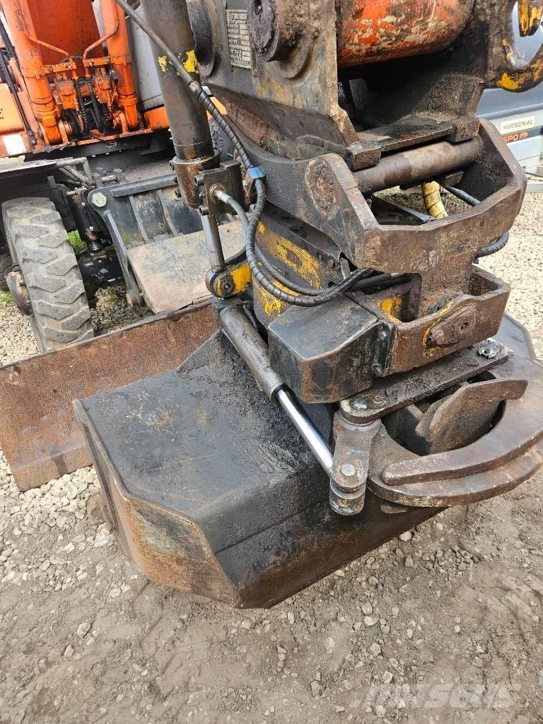 Fiat-Hitachi EX165W Колісні екскаватори