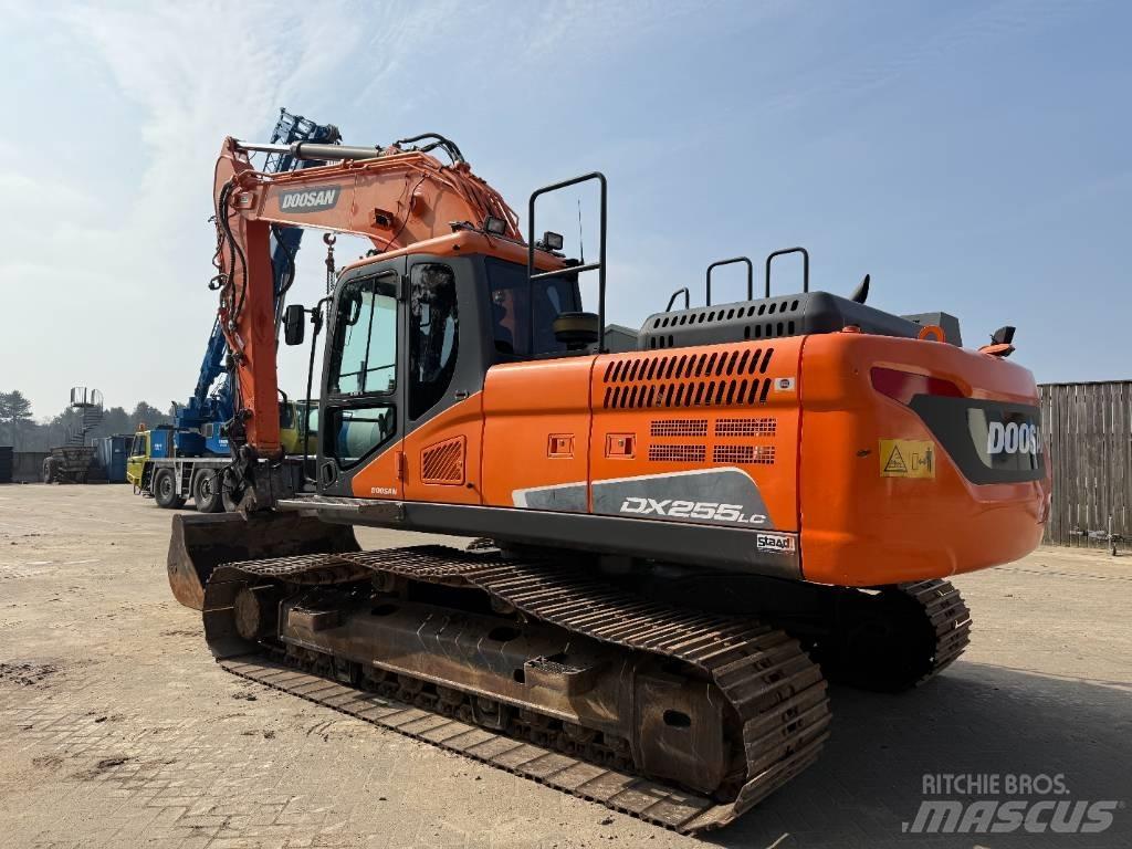 Doosan DX 255 LC-5 Гусеничні екскаватори
