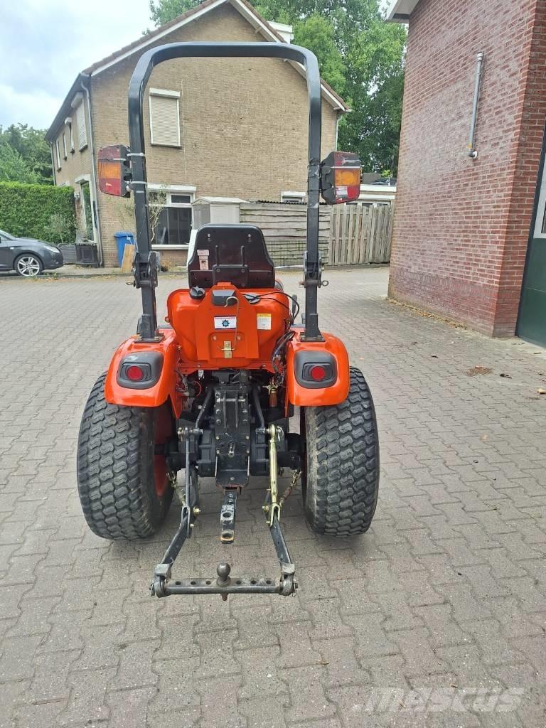 Kioti CK2810 HST Трактори