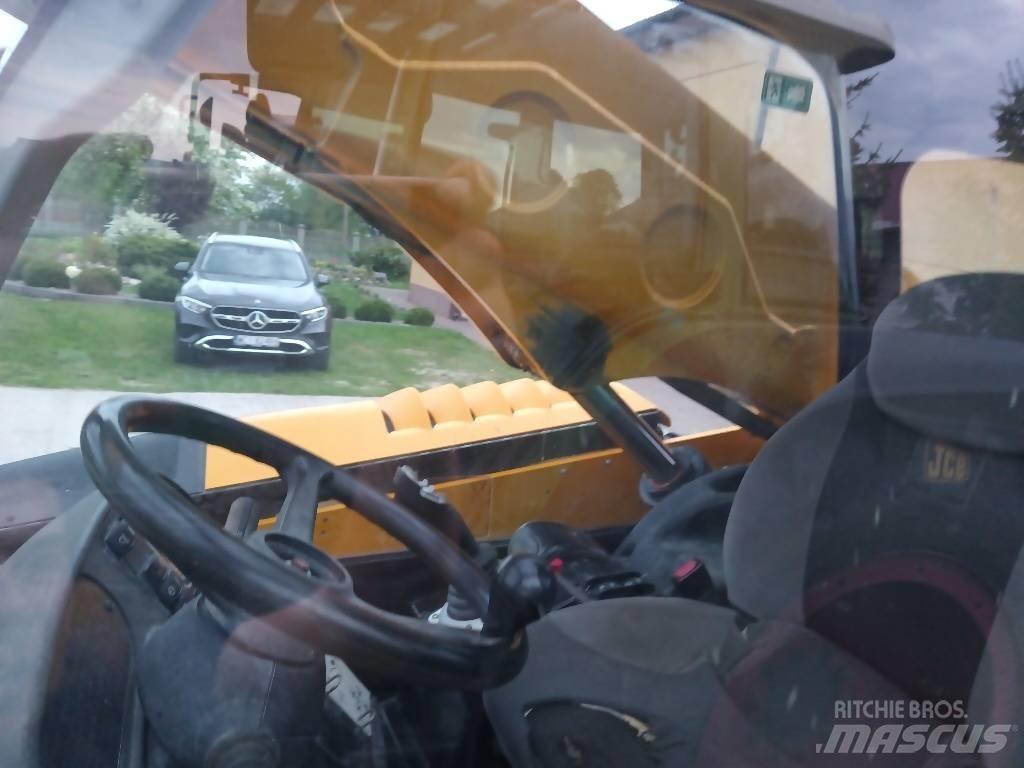 JCB 536 70 536 70 Телескопічні фронтальні навантажувачі