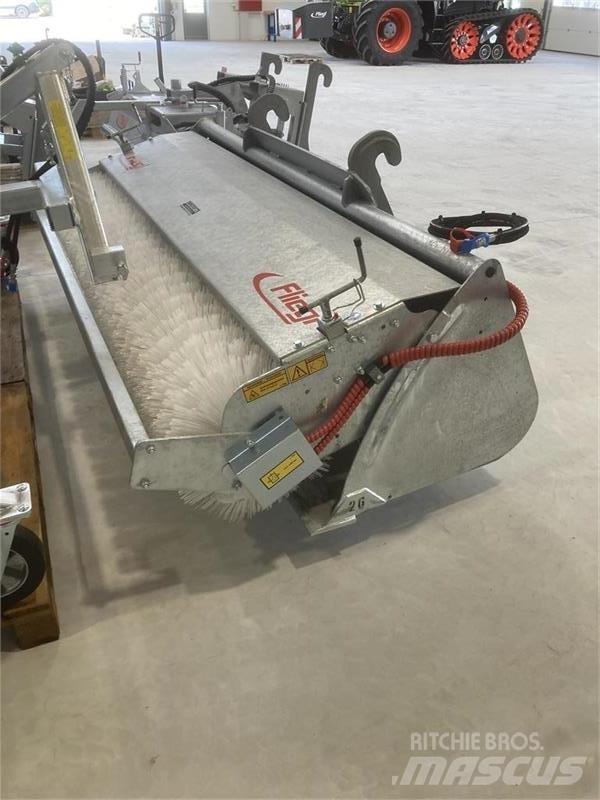 Fliegl Power Pro 260 Підмітальні машини