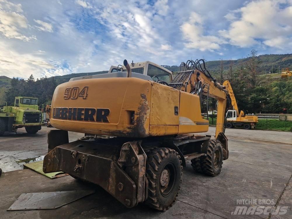 Liebherr A904C Колісні екскаватори