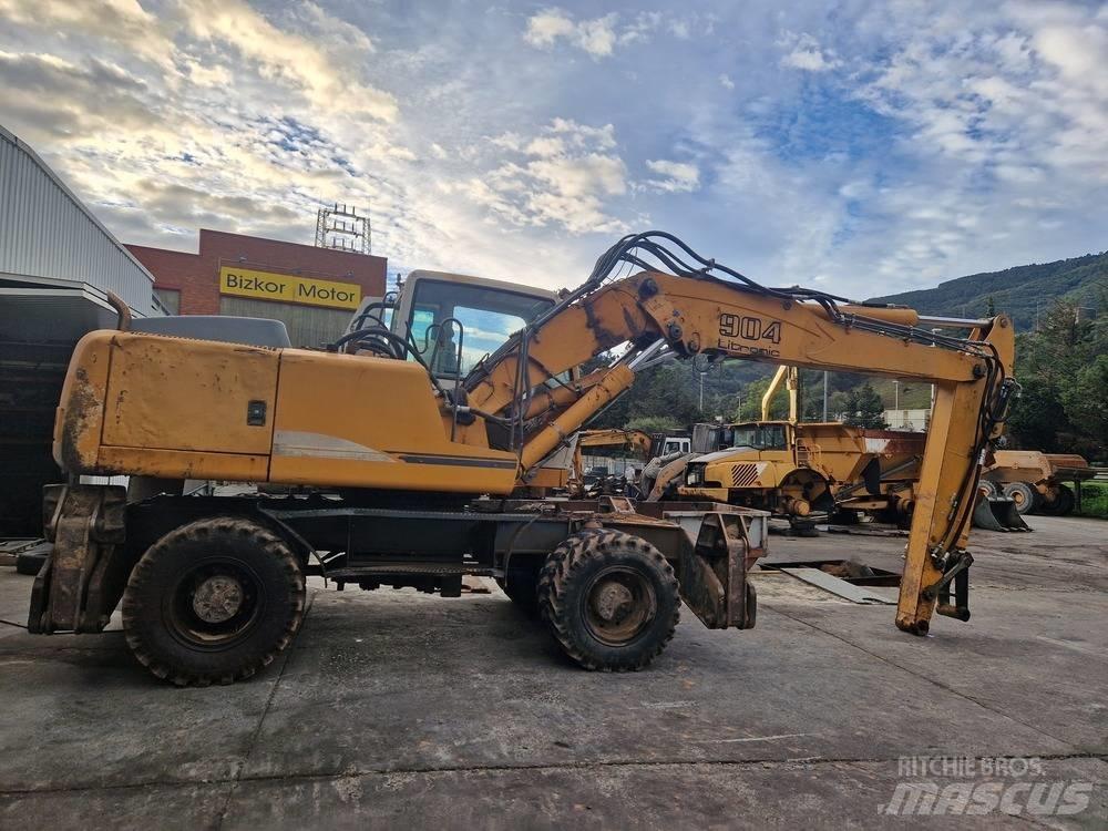 Liebherr A904C Колісні екскаватори
