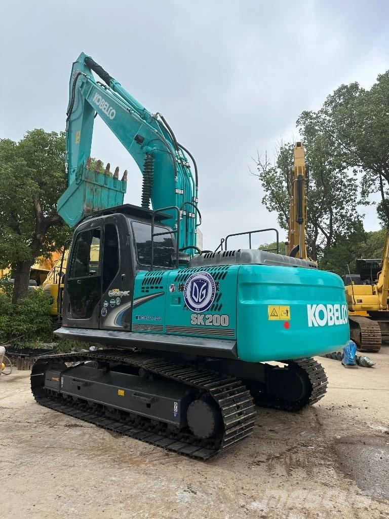 Kobelco SK 200-8 Гусеничні екскаватори