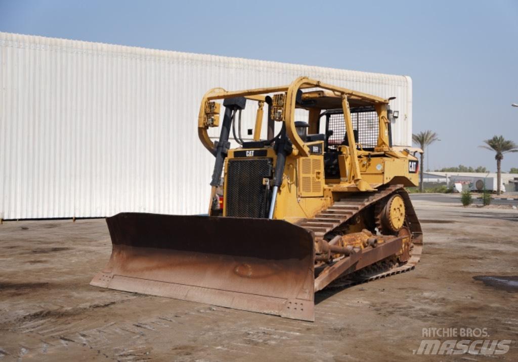 CAT D 6 R Гусеничні бульдозери