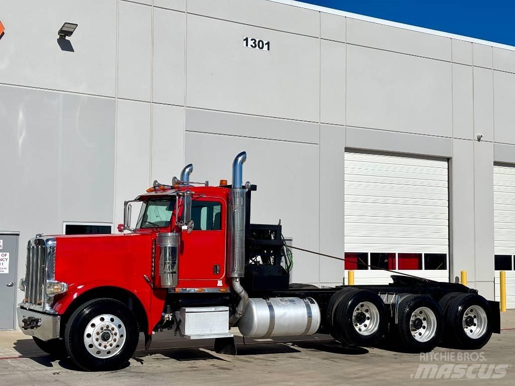 Peterbilt 388 Тягачі