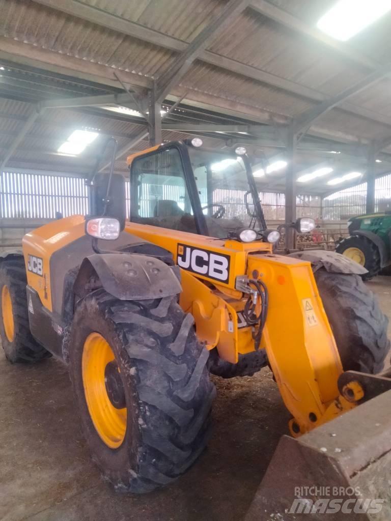 JCB 526-56 Телескопічний навантажувач