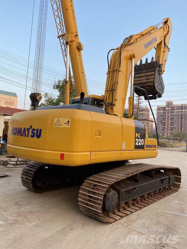 Komatsu PC 220 Гусеничні екскаватори