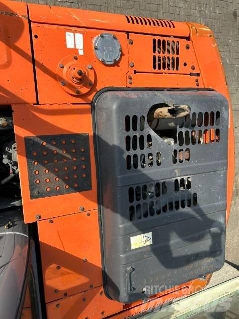 Hitachi ZX 160 W Колісні екскаватори