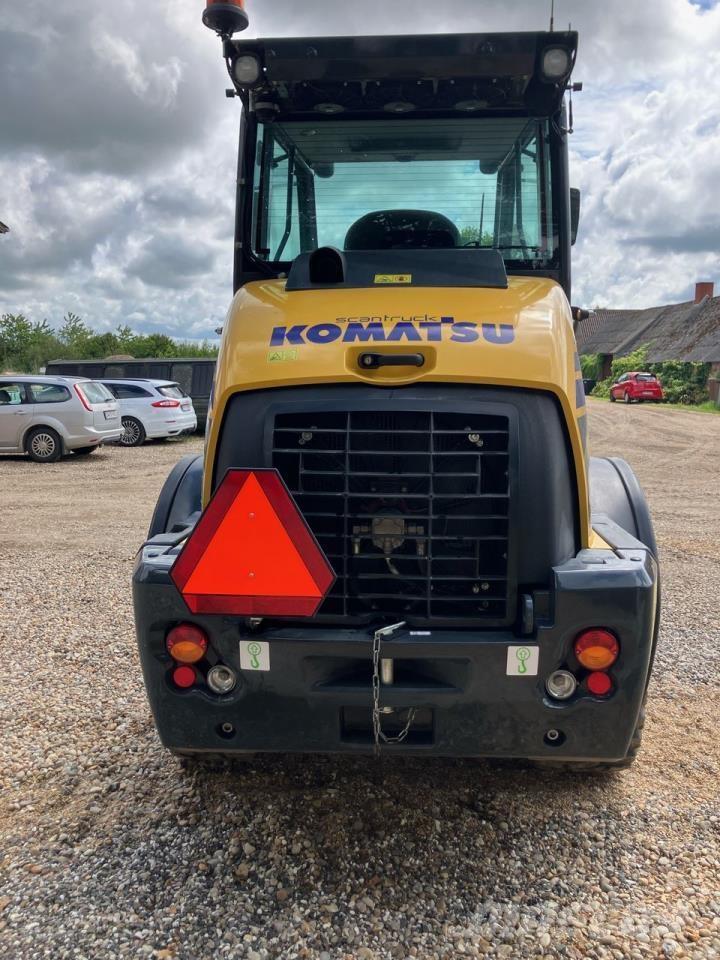 Komatsu WA80M-8EO Багатофункціональне обладнання для вантажних і землекопальних робіт