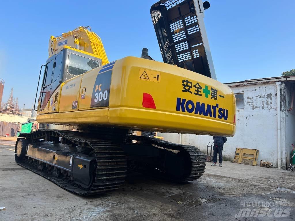 Komatsu PC300-7 Гусеничні екскаватори
