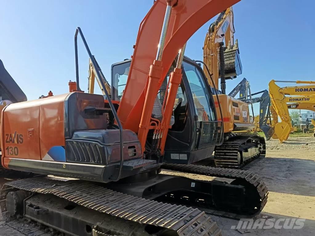 Hitachi ZX 130 Гусеничні екскаватори