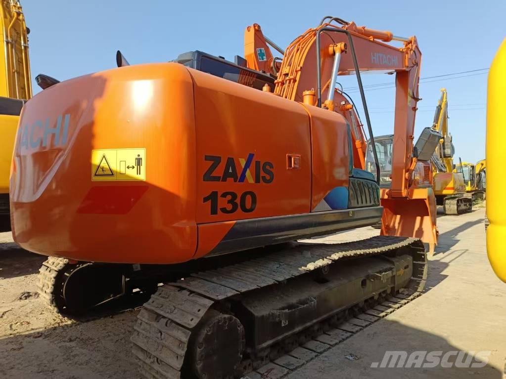Hitachi ZX 130 Гусеничні екскаватори