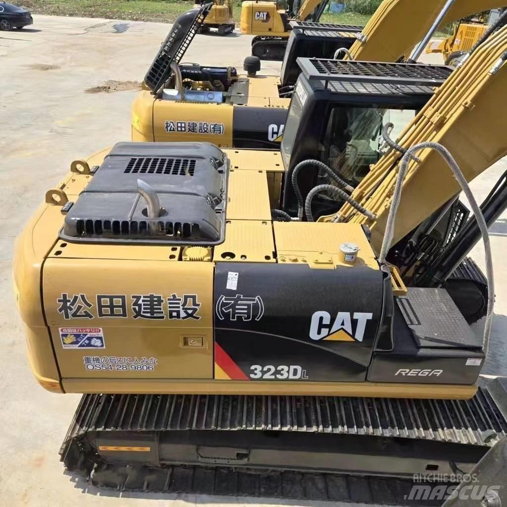 CAT 323 D Гусеничні екскаватори