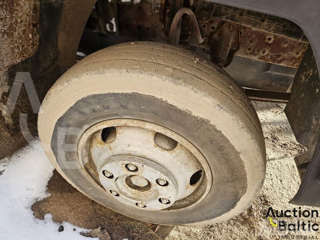 Mercedes-Benz 814 Вантажівки-цистерни