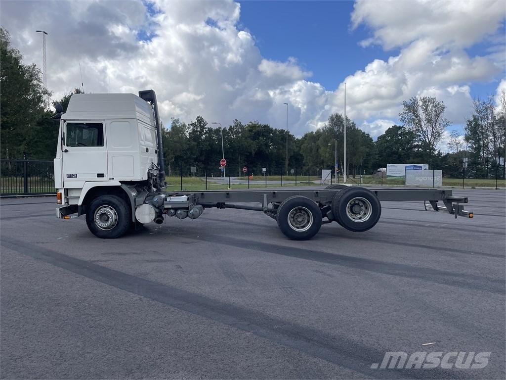 Volvo F 12 Шасі з кабіною
