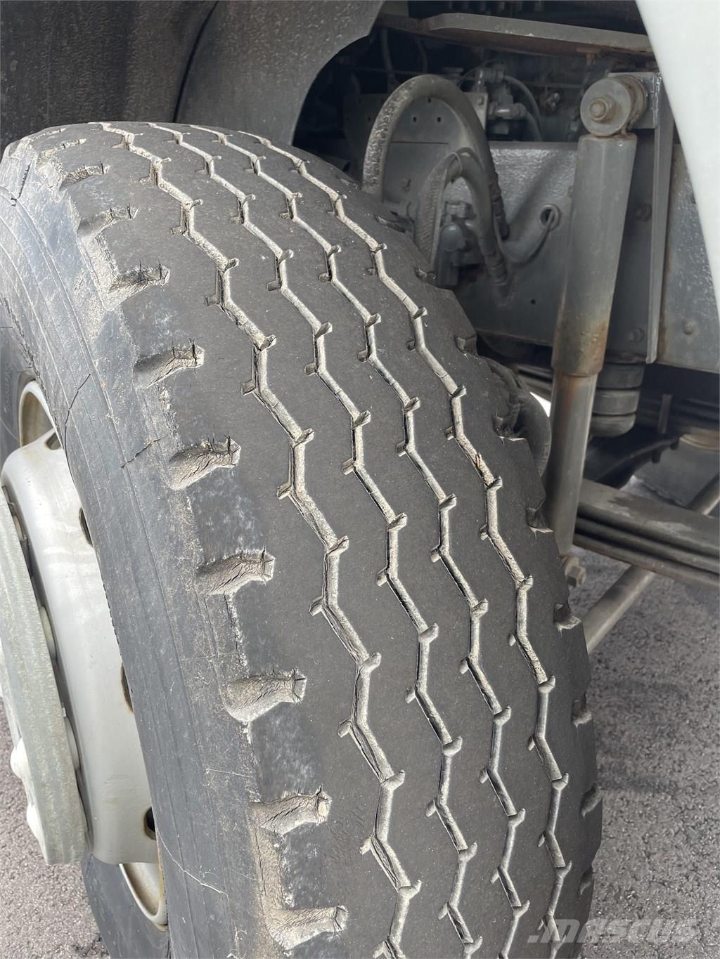 Volvo F 12 Шасі з кабіною