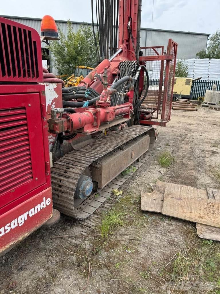 Casagrande C6 Стаціонарні бурові установки