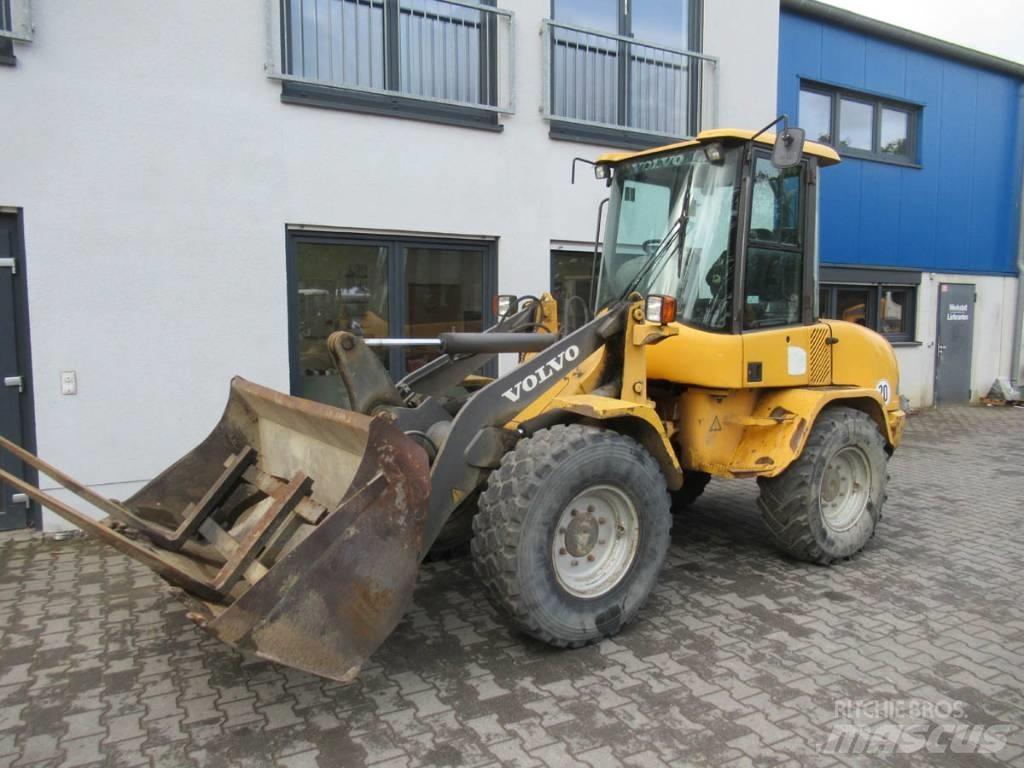 Volvo L 30 B Фронтальні навантажувачі