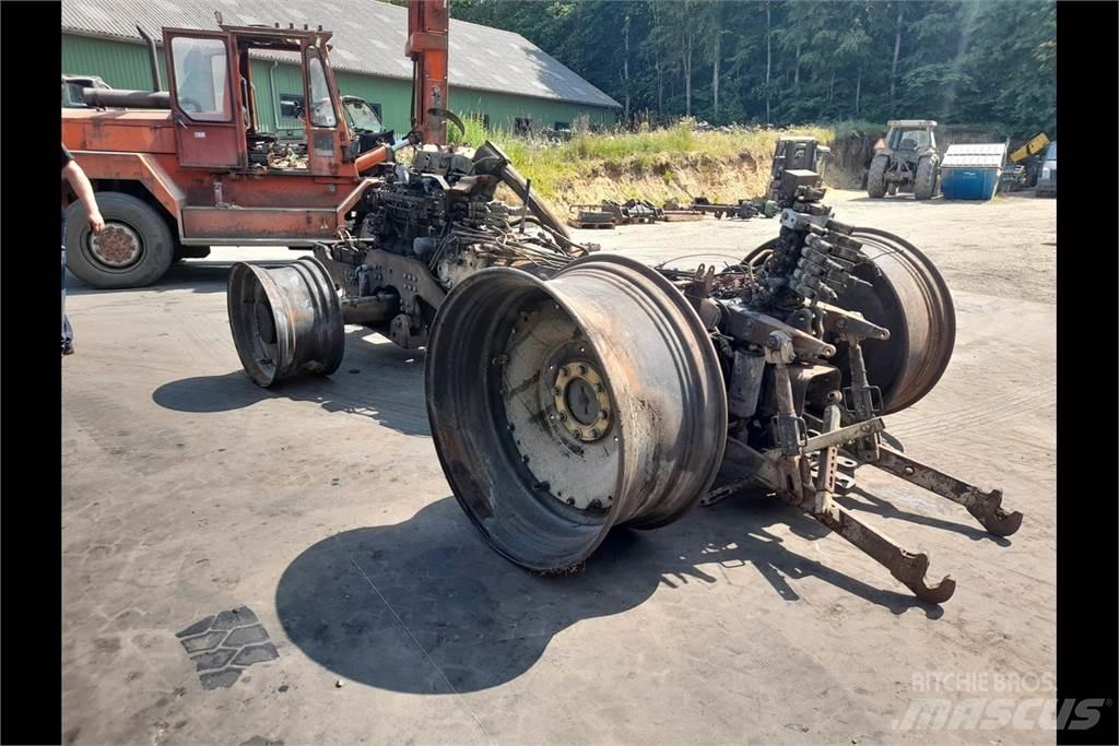 Valtra T213 Трактори