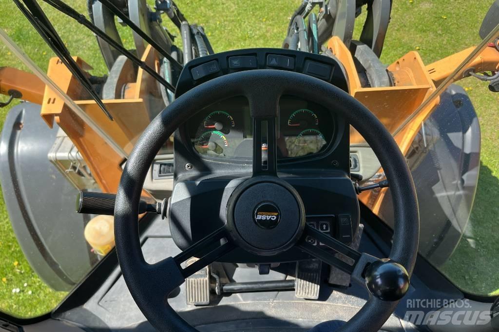 CASE 521 F XT Фронтальні навантажувачі