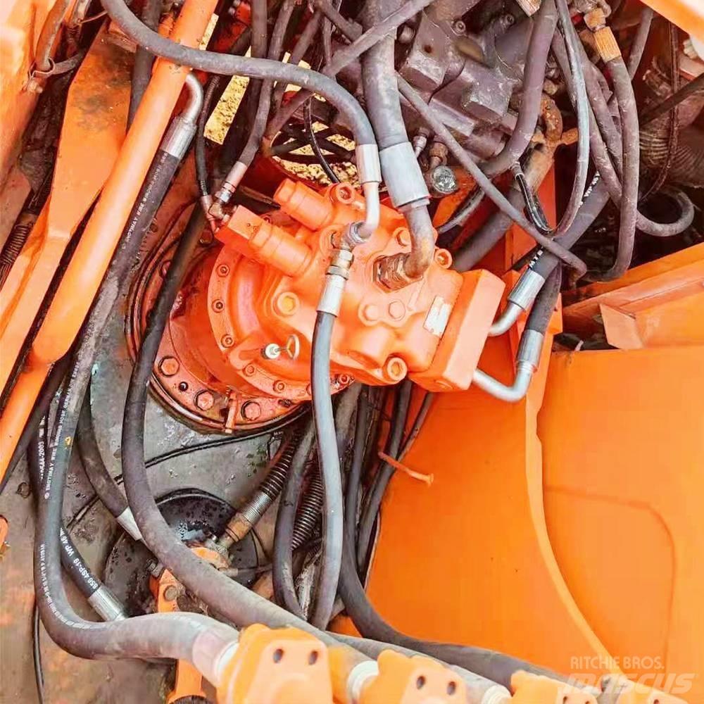 Doosan 225 Гусеничні екскаватори