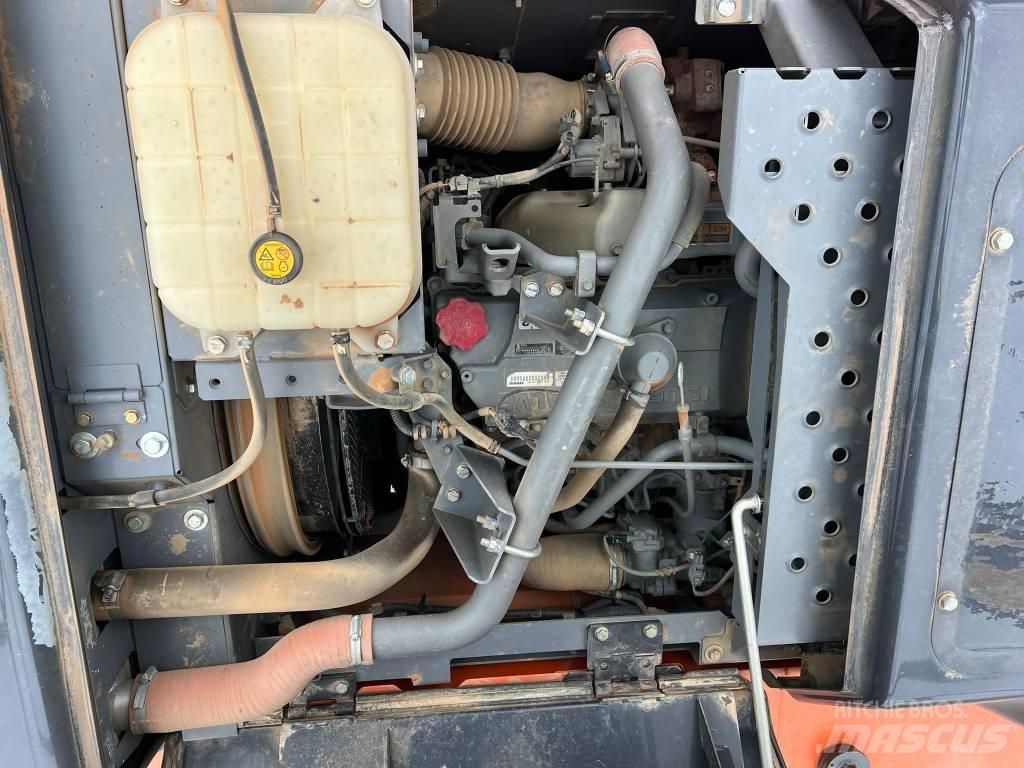 Hitachi ZX 210 LC-6 Гусеничні екскаватори