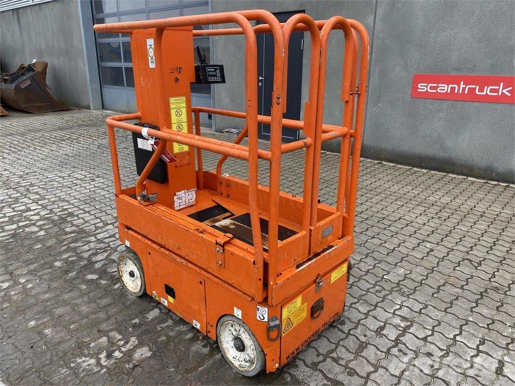 Snorkel TM12 Вертикальні щоглові підйомники