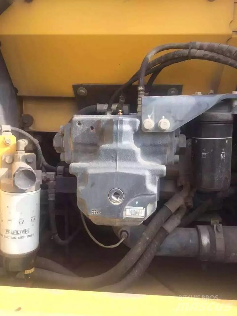 Komatsu pc200-7 Гусеничні екскаватори