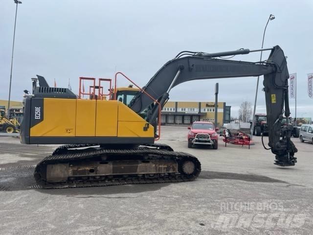 Volvo EC 250 EL Гусеничні екскаватори