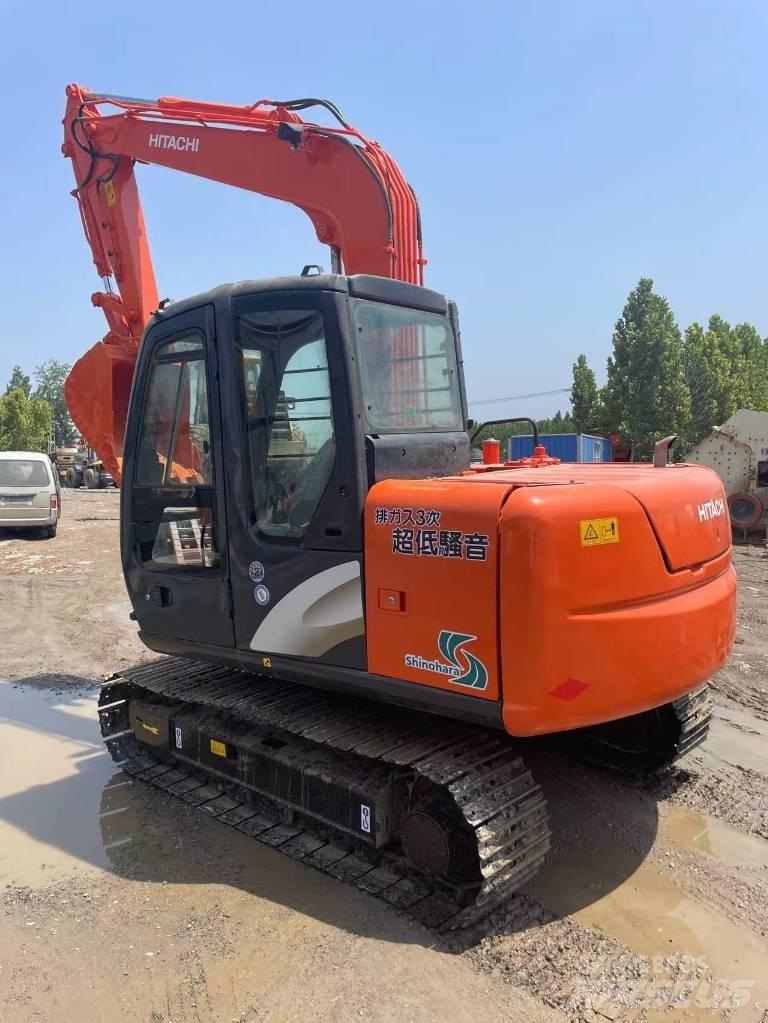 Hitachi ZX70 Гусеничні екскаватори