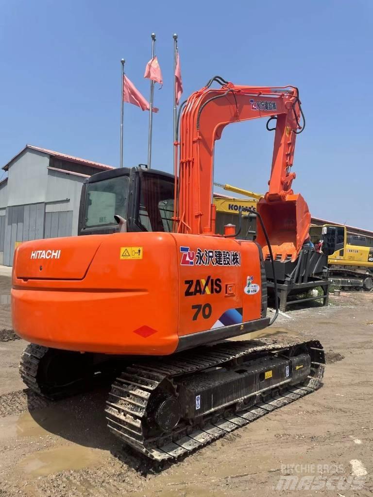 Hitachi ZX70 Гусеничні екскаватори