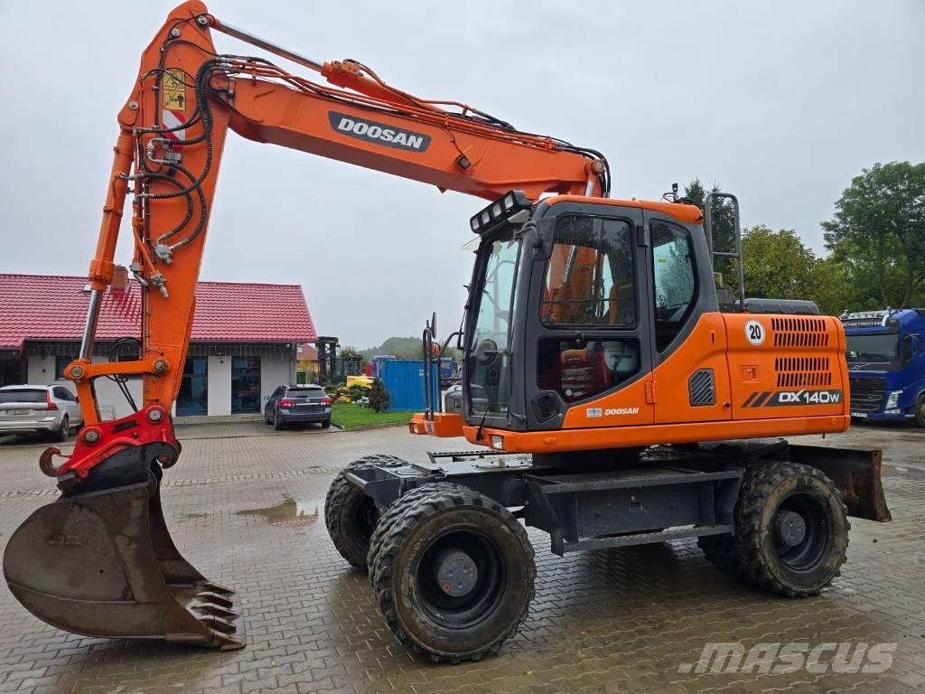 Doosan DX 140-W Колісні екскаватори