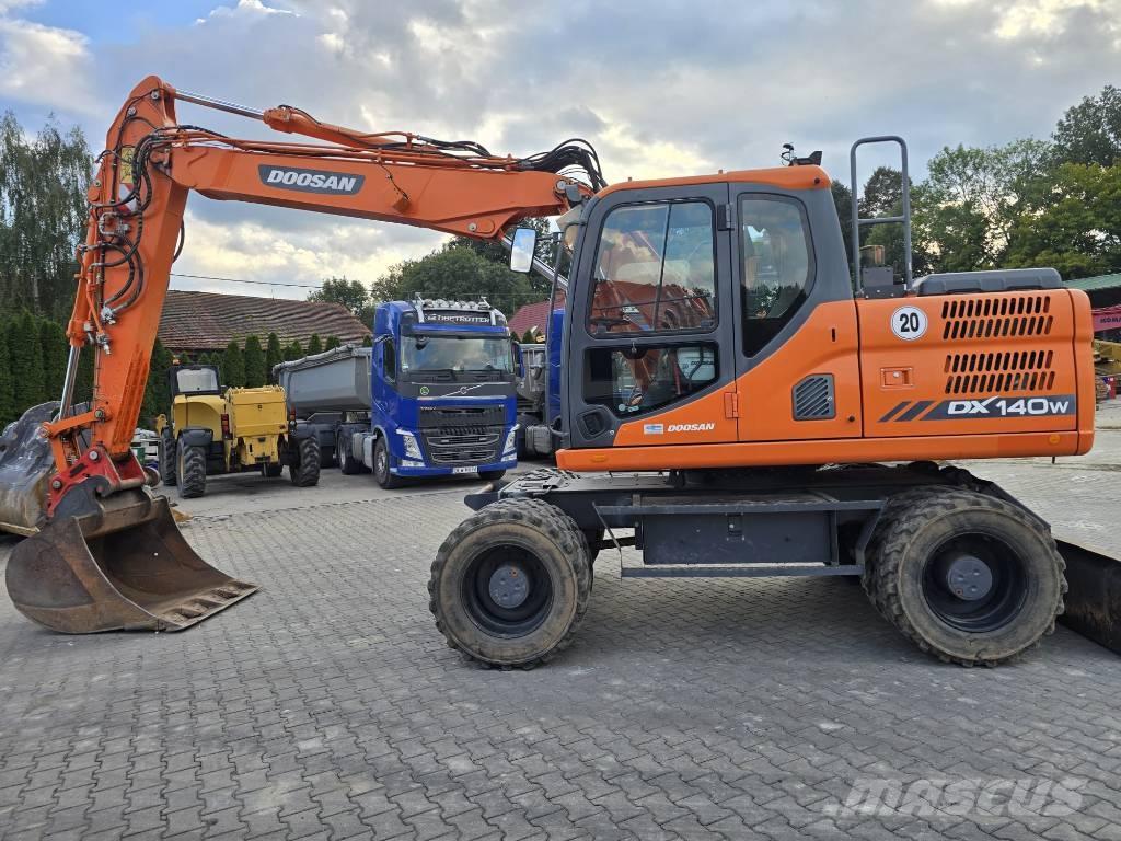 Doosan DX 140-W Колісні екскаватори