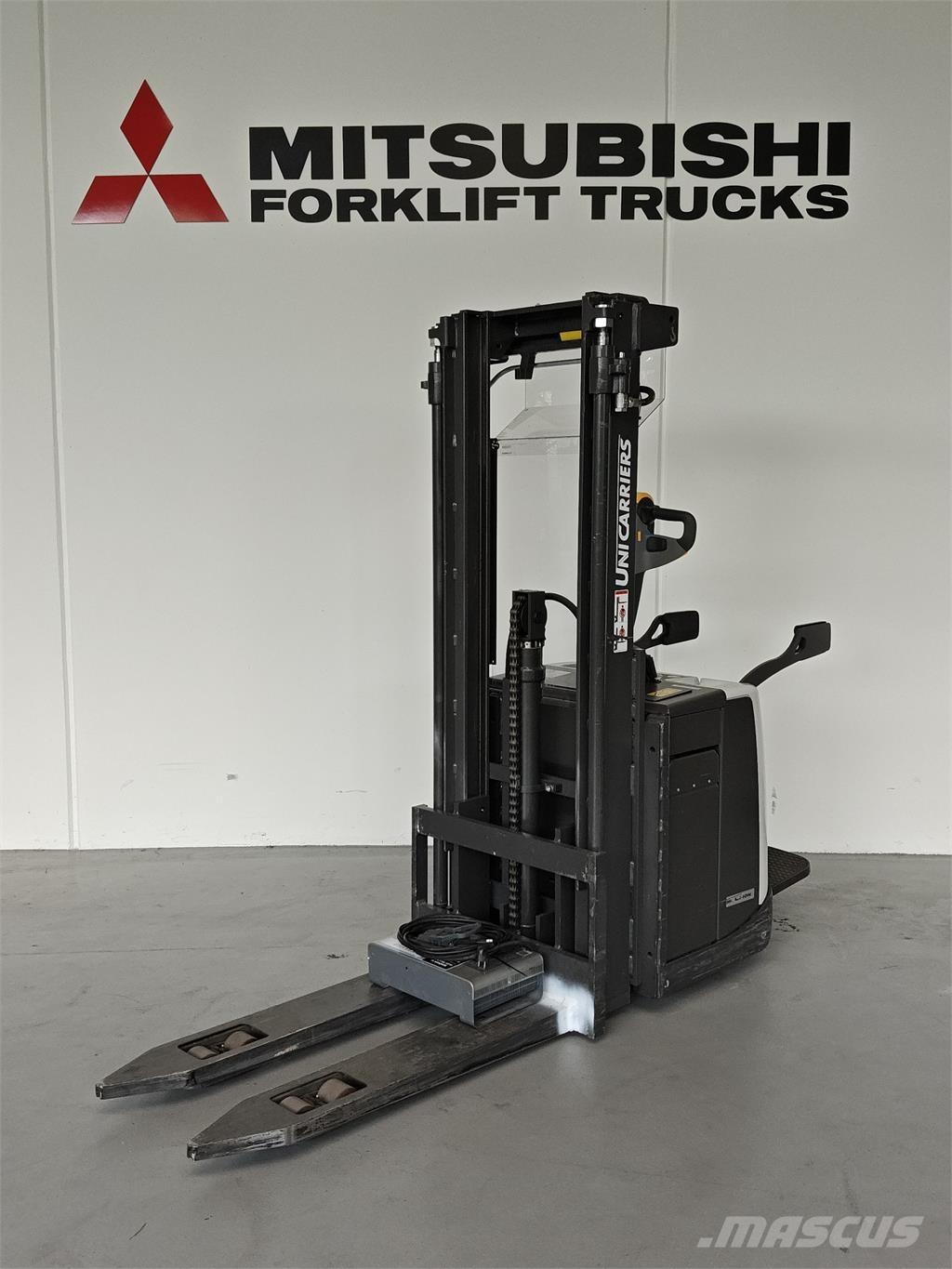 Atlet PSP160 Самохідні електроштабелери