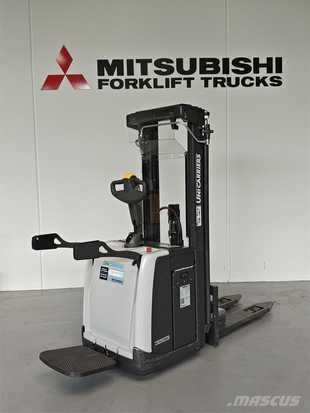 Atlet PSP160 Самохідні електроштабелери