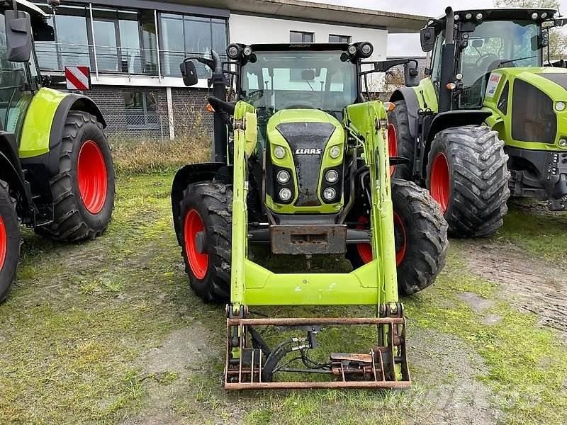 CLAAS Arion 420 Трактори