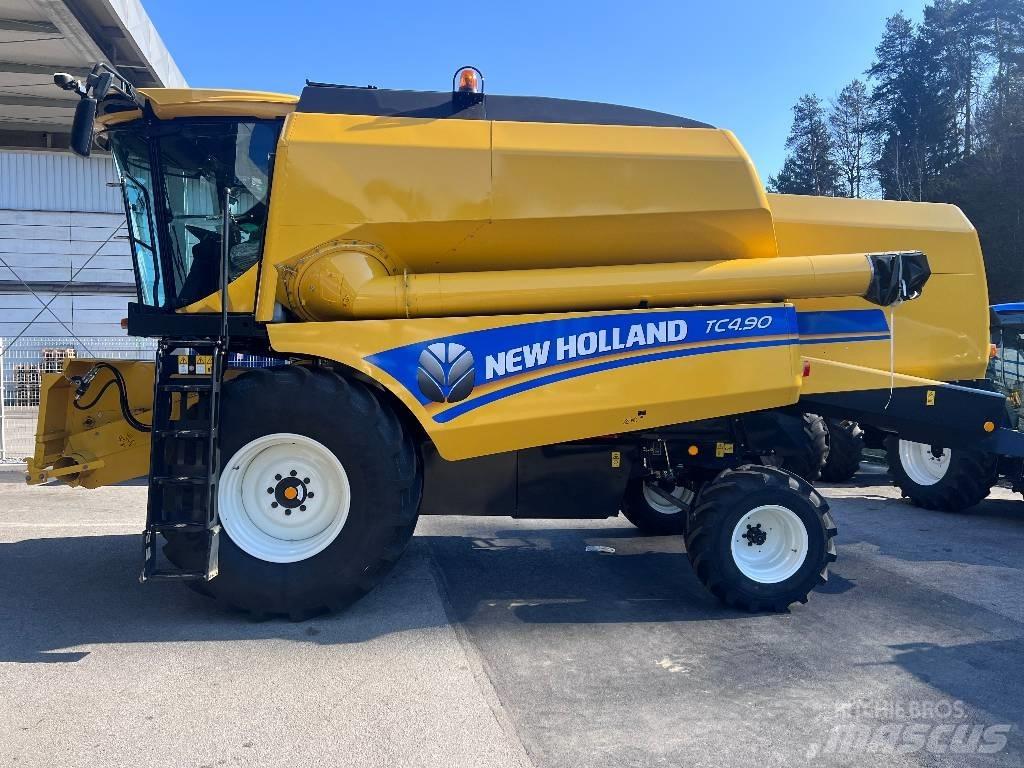 New Holland TC 4.90 Зернозбиральні комбайни