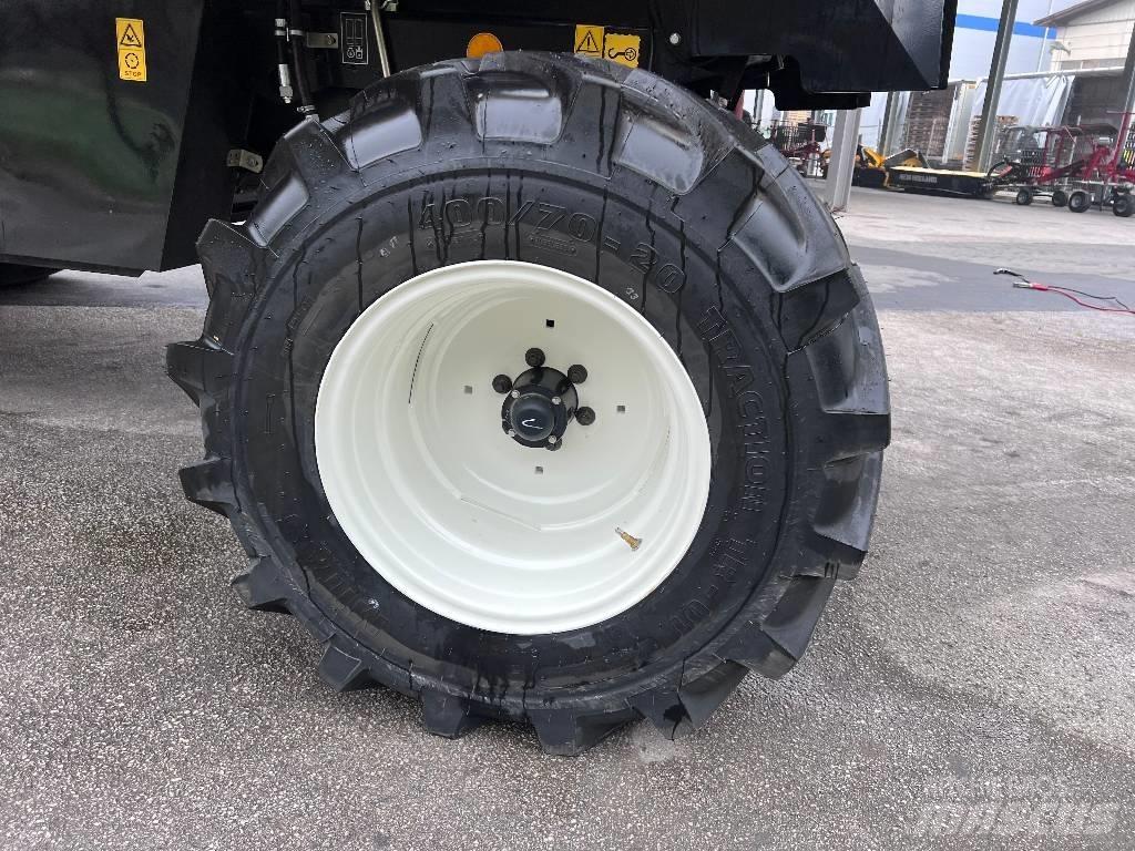 New Holland TC 4.90 Зернозбиральні комбайни