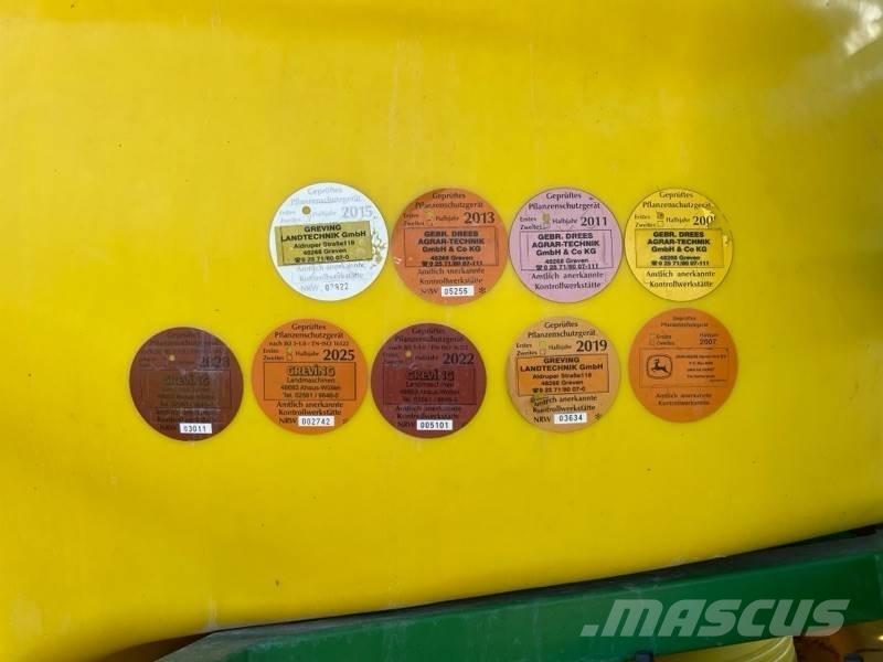 John Deere 824 Причіпні обприскувачі
