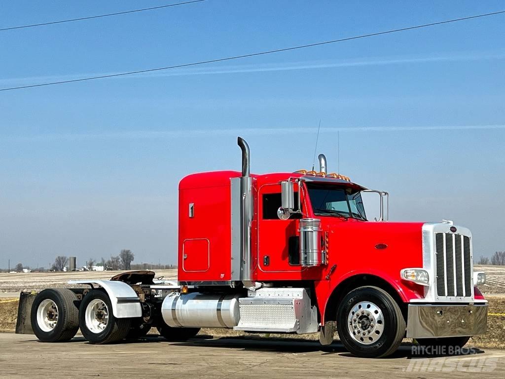 Peterbilt 388 Тягачі