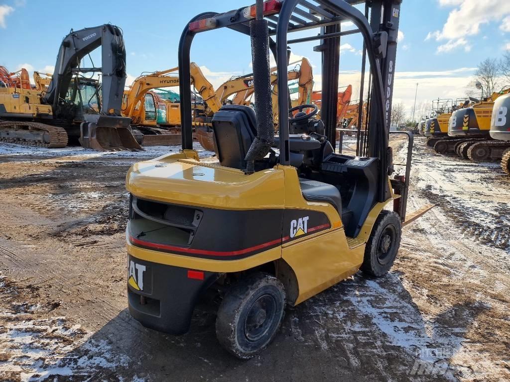 CAT DP 25 N Дизельні навантажувачі