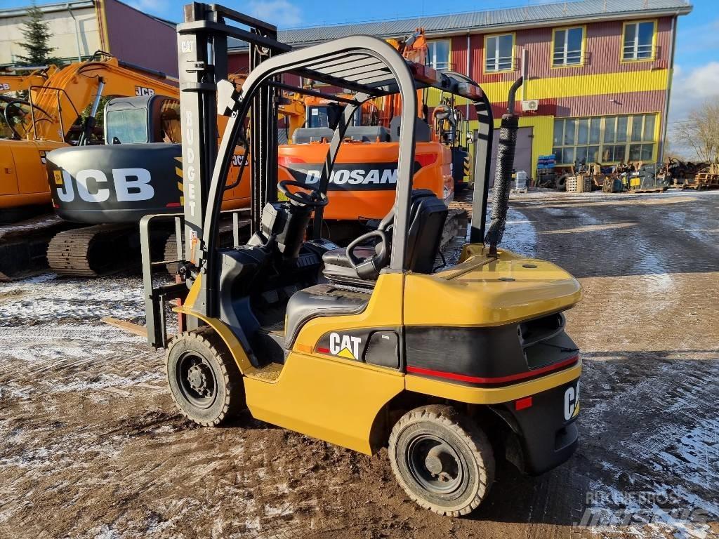 CAT DP 25 N Дизельні навантажувачі