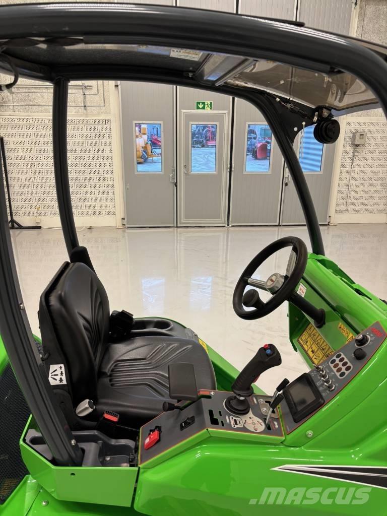 Avant 528 Багатофункціональне обладнання для вантажних і землекопальних робіт