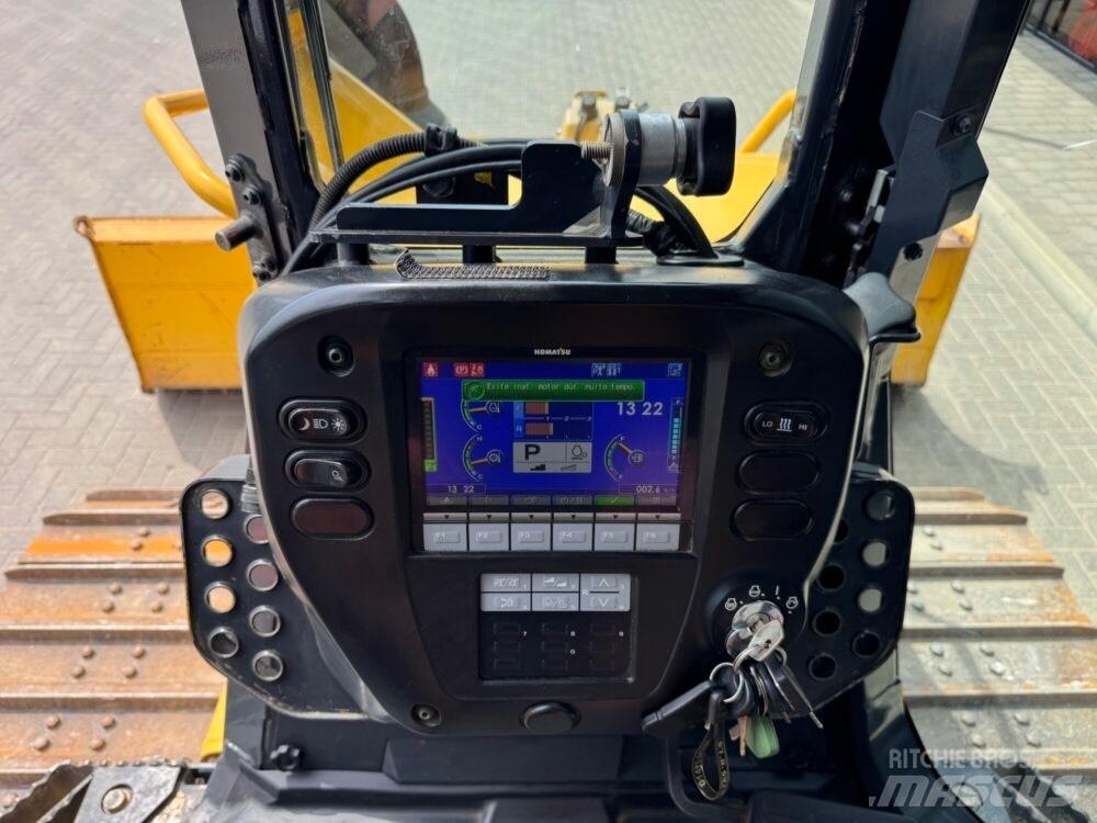 Komatsu D37PXi-24 Гусеничні бульдозери