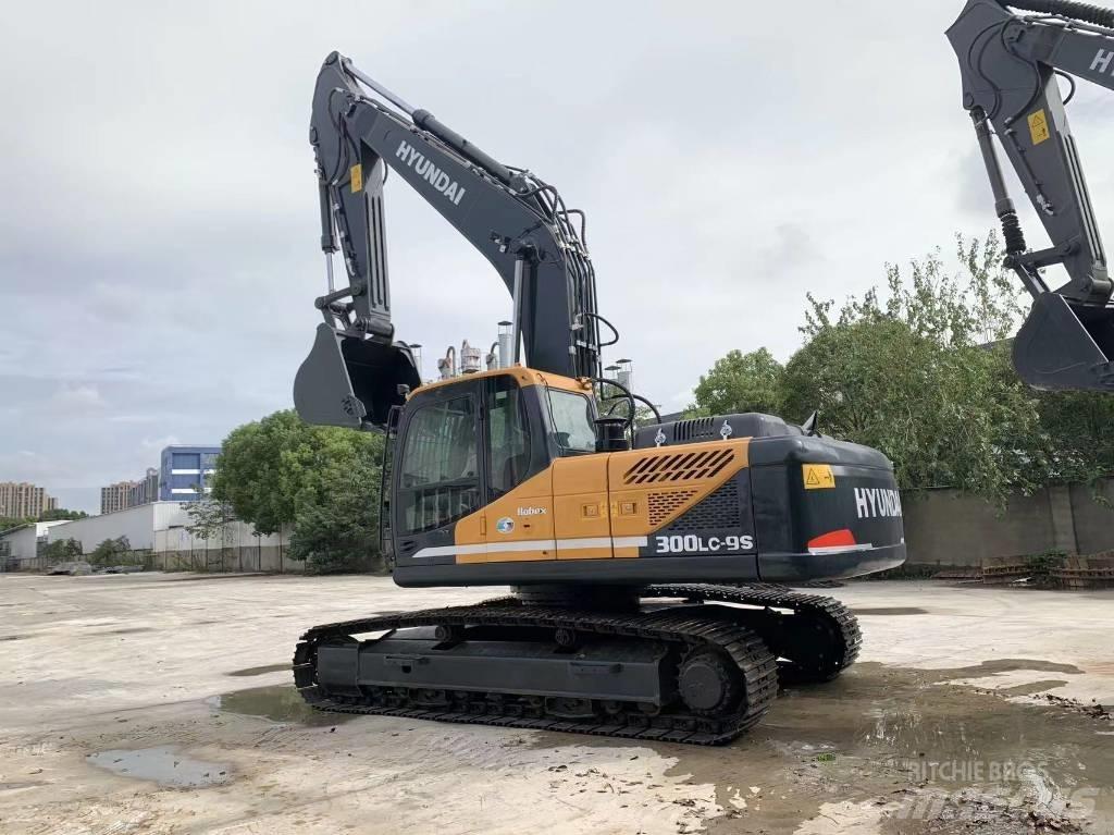 Hyundai R300LC-9S Середні екскаватори 7т. - 12т.