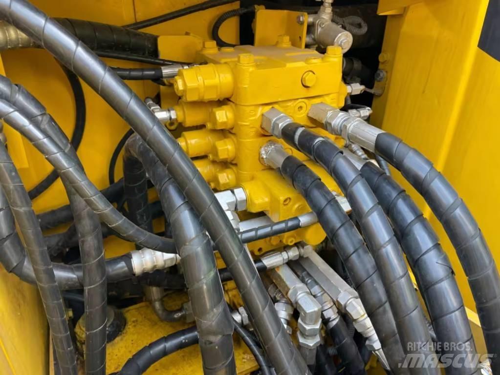 Komatsu PC 120 Гусеничні екскаватори