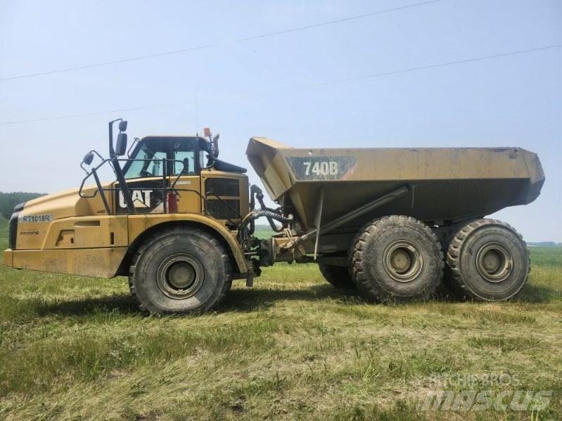 CAT 740 B Зчленовані самоскиди