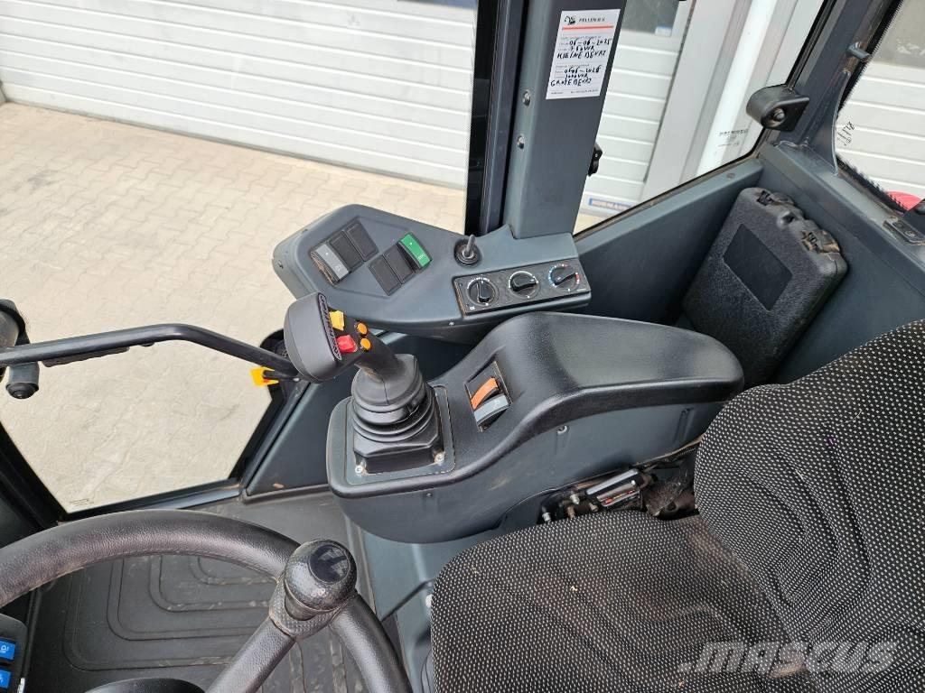 Schäffer 6680Z-II Фронтальні навантажувачі