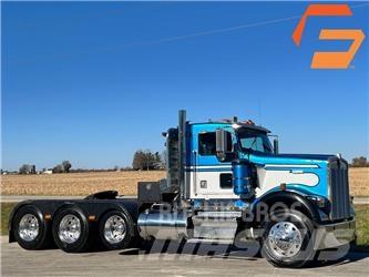 Kenworth W 900 Тягачі